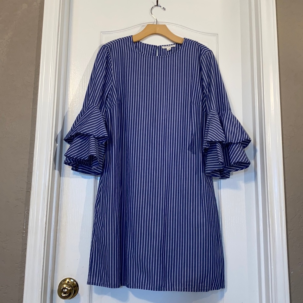 BEACH LUNCH LOUNGE Blue & White Striped Bell Sleeve Dress Size Medium